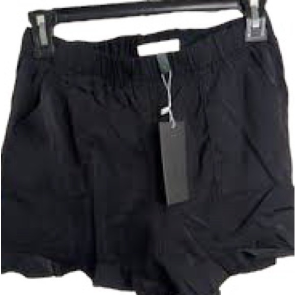 Black ruffle Shorts_Spring_New(Small size 6) - Picture 3 of 4